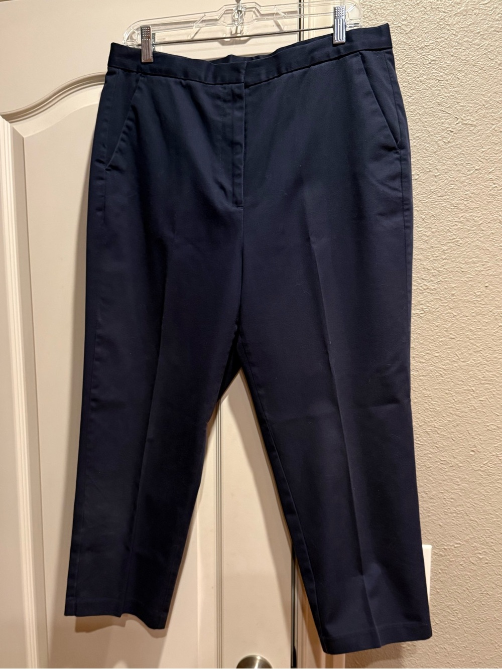 Lands End Navy Capri Pants